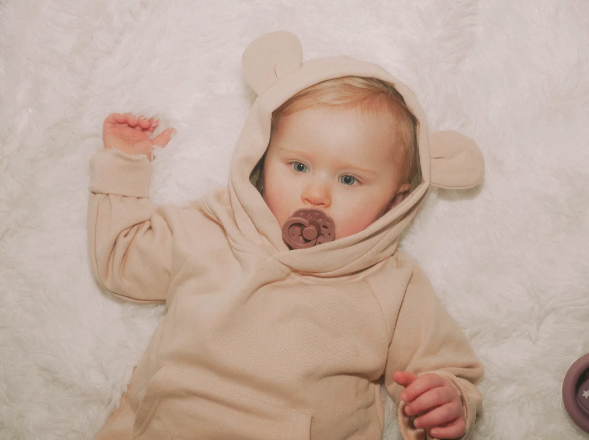 Organic Cotton Hoody Romper Style -&nbsp;https://storkofstamford.com/products/organic-cotton-hooded-romper-style-jumper